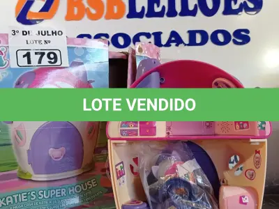 LOTE 179 - 01 BONECA KATIE’S SUPER HOUSE. (NO ESTADO, LEILÃO NÃO TEM GARANTIA E NEM DEVOLUÇÃO, SUJEITO A POSSÍVEIS AVARIAS VISÍVEIS/OCULTAS E/OU AUSÊNCIA DE COMPONENTES).
