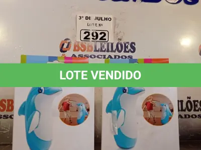 LOTE 292 - 02 BONECOS JOÃO TEIMOSO GOLFINHO.  (NO ESTADO, LEILÃO NÃO TEM GARANTIA E NEM DEVOLUÇÃO, SUJEITO A POSSÍVEIS AVARIAS VISÍVEIS/OCULTAS E/OU AUSÊNCIA DE COMPONENTES).