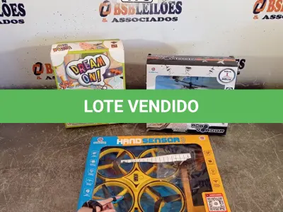 LOTE 176 - 03 BRINQUEDOS SENDO: 01 QUADRICOPTERO, 01 ROBÔ VOADOR E 01 DREAM ON INCOMPLETOS. (NO ESTADO, LEILÃO NÃO TEM GARANTIA E NEM DEVOLUÇÃO, SUJEITO A POSSÍVEIS AVARIAS VISÍVEIS/OCULTAS E/OU AUSÊNCIA DE COMPONENTES).
