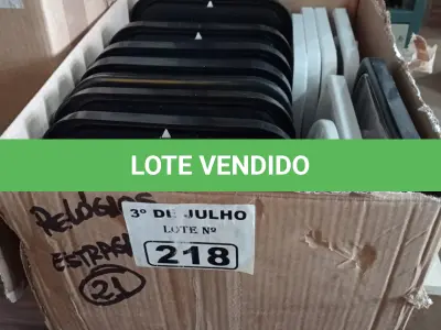 LOTE 218 - 01 LOTE COM GRANDE QUANTIDADE DE RELÓGIOS DE PAREDE MARCAS E MODELOS DIVERSOS. (NO ESTADO, LEILÃO NÃO TEM GARANTIA E NEM DEVOLUÇÃO, SUJEITO A POSSÍVEIS AVARIAS VISÍVEIS/OCULTAS E/OU AUSÊNCIA DE COMPONENTES).
