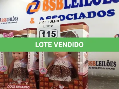 LOTE 115 - 02 BONECAS DOCE ENCANTO. (NO ESTADO, LEILÃO NÃO TEM GARANTIA E NEM DEVOLUÇÃO, SUJEITO A POSSÍVEIS AVARIAS VISÍVEIS/OCULTAS E/OU AUSÊNCIA DE COMPONENTES).
