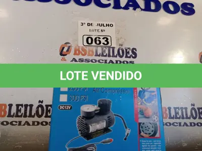 LOTE 063 - 01 COMPRESSOR DE AR PORTÁTIL 12V. (NO ESTADO, LEILÃO NÃO TEM GARANTIA E NEM DEVOLUÇÃO, SUJEITO A POSSÍVEIS AVARIAS VISÍVEIS/OCULTAS E/OU AUSÊNCIA DE COMPONENTES).