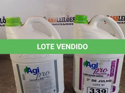 LOTE 339 - 02 GALÕES DE AGI PRO SENDO 01 LIMPADOR GERAL E 01 RESTAURADOR DE BRILHO 5 LITROS. (NO ESTADO, LEILÃO NÃO TEM GARANTIA E NEM DEVOLUÇÃO, SUJEITO A POSSÍVEIS AVARIAS VISÍVEIS/OCULTAS E/OU AUSÊNCIA DE COMPONENTES).