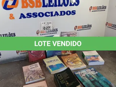 LOTE 027 - 08 LIVROS SOBRE MEDICINA TÍTULOS DIVERSOS. (NO ESTADO, LEILÃO NÃO TEM GARANTIA E NEM DEVOLUÇÃO, SUJEITO A POSSÍVEIS AVARIAS VISÍVEIS/OCULTAS E/OU AUSÊNCIA DE COMPONENTES).