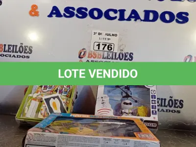 LOTE 176 - 03 BRINQUEDOS SENDO: 01 QUADRICOPTERO, 01 ROBÔ VOADOR E 01 DREAM ON INCOMPLETOS. (NO ESTADO, LEILÃO NÃO TEM GARANTIA E NEM DEVOLUÇÃO, SUJEITO A POSSÍVEIS AVARIAS VISÍVEIS/OCULTAS E/OU AUSÊNCIA DE COMPONENTES).