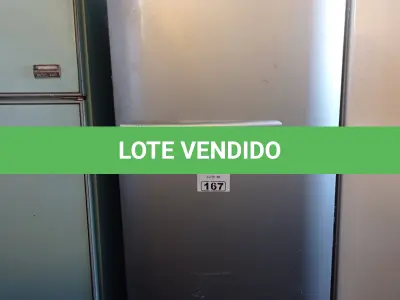 LOTE 167 - 01 GELADEIRA MARCA ELECTROLUX 220V. (NO ESTADO, LEILÃO NÃO TEM GARANTIA E NEM DEVOLUÇÃO, SUJEITO A POSSÍVEIS AVARIAS VISÍVEIS/OCULTAS E/OU AUSÊNCIA DE COMPONENTES).