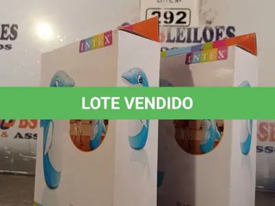 LOTE 292 - 02 BONECOS JOÃO TEIMOSO GOLFINHO.  (NO ESTADO, LEILÃO NÃO TEM GARANTIA E NEM DEVOLUÇÃO, SUJEITO A POSSÍVEIS AVARIAS VISÍVEIS/OCULTAS E/OU AUSÊNCIA DE COMPONENTES).
