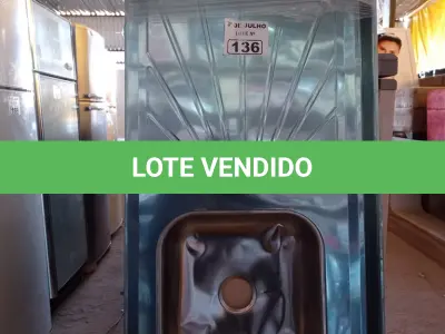 LOTE 136 - 01 PIA EM AÇO INOX CIMENTADA COM 01 CUBA MEDINDO 1,50M X 0,53CM. (NO ESTADO, LEILÃO NÃO TEM GARANTIA E NEM DEVOLUÇÃO, SUJEITO A POSSÍVEIS AVARIAS VISÍVEIS/OCULTAS E/OU AUSÊNCIA DE COMPONENTES).