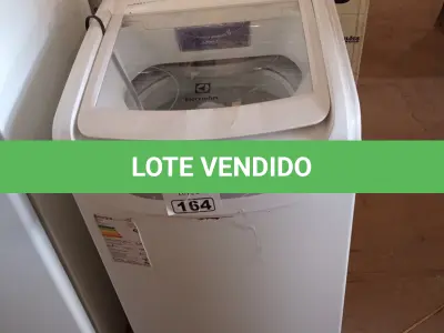 LOTE 164 - 01 MÁQUINA DE LAVAR ROUPAS MARCA ELECTROLUX CAPACIDADE 8KG 220V. (NO ESTADO, LEILÃO NÃO TEM GARANTIA E NEM DEVOLUÇÃO, SUJEITO A POSSÍVEIS AVARIAS VISÍVEIS/OCULTAS E/OU AUSÊNCIA DE COMPONENTES).