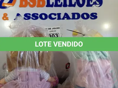 LOTE 303 - 02 BONECAS. (NO ESTADO, LEILÃO NÃO TEM GARANTIA E NEM DEVOLUÇÃO, SUJEITO A POSSÍVEIS AVARIAS VISÍVEIS/OCULTAS E/OU AUSÊNCIA DE COMPONENTES).