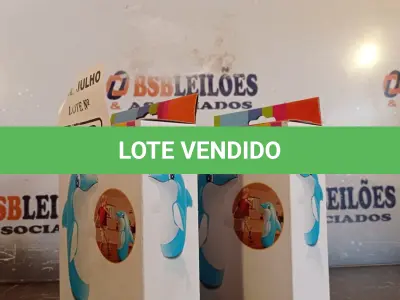 LOTE 182 - 02 BONECOS JOÃO TEIMOSO GOLFINHO.  (NO ESTADO, LEILÃO NÃO TEM GARANTIA E NEM DEVOLUÇÃO, SUJEITO A POSSÍVEIS AVARIAS VISÍVEIS/OCULTAS E/OU AUSÊNCIA DE COMPONENTES).