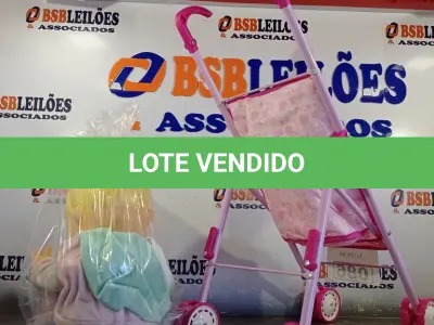 LOTE 086 - 01 BONECA CRY BABY COM CARRINHO. (NO ESTADO, LEILÃO NÃO TEM GARANTIA E NEM DEVOLUÇÃO, SUJEITO A POSSÍVEIS AVARIAS VISÍVEIS/OCULTAS E/OU AUSÊNCIA DE COMPONENTES).