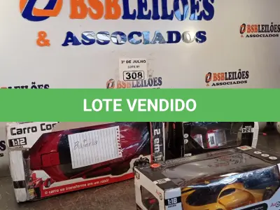 LOTE 308 - 03 CARRINHOS DE CONTROLE REMOTO MARCAS E MODELOS DIVERSOS. (NO ESTADO, LEILÃO NÃO TEM GARANTIA E NEM DEVOLUÇÃO, SUJEITO A POSSÍVEIS AVARIAS VISÍVEIS/OCULTAS E/OU AUSÊNCIA DE COMPONENTES).