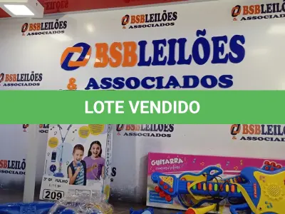 LOTE 209 - 01 MICROFONE DUPLO PEDESTAL E GUITARRA COM MICROFONE. (NO ESTADO, LEILÃO NÃO TEM GARANTIA E NEM DEVOLUÇÃO, SUJEITO A POSSÍVEIS AVARIAS VISÍVEIS/OCULTAS E/OU AUSÊNCIA DE COMPONENTES).