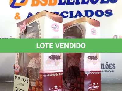 LOTE 187 - 02 BONECAS DOCE ENCANTO. (NO ESTADO, LEILÃO NÃO TEM GARANTIA E NEM DEVOLUÇÃO, SUJEITO A POSSÍVEIS AVARIAS VISÍVEIS/OCULTAS E/OU AUSÊNCIA DE COMPONENTES).