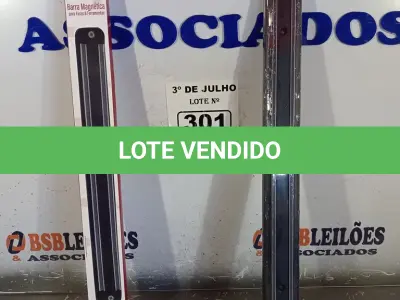 LOTE 301 - 03 BARRAS MAGNÉTICAS PARA FACAS E FERRAMENTAS. (NO ESTADO, LEILÃO NÃO TEM GARANTIA E NEM DEVOLUÇÃO, SUJEITO A POSSÍVEIS AVARIAS VISÍVEIS/OCULTAS E/OU AUSÊNCIA DE COMPONENTES).