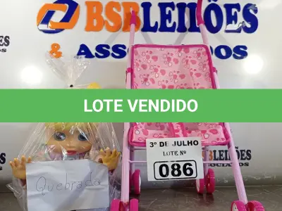 LOTE 086 - 01 BONECA CRY BABY COM CARRINHO. (NO ESTADO, LEILÃO NÃO TEM GARANTIA E NEM DEVOLUÇÃO, SUJEITO A POSSÍVEIS AVARIAS VISÍVEIS/OCULTAS E/OU AUSÊNCIA DE COMPONENTES).