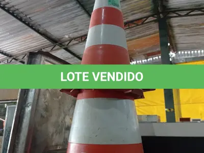 LOTE 226 - 12 CONES DE SINALIZAÇÃO MARCAS E MODELOS DIVERSOS. (NO ESTADO, LEILÃO NÃO TEM GARANTIA E NEM DEVOLUÇÃO, SUJEITO A POSSÍVEIS AVARIAS VISÍVEIS/OCULTAS E/OU AUSÊNCIA DE COMPONENTES).