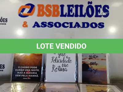 LOTE 066 - 06 QUADROS DECORATIVOS DIVERSOS. (NO ESTADO, LEILÃO NÃO TEM GARANTIA E NEM DEVOLUÇÃO, SUJEITO A POSSÍVEIS AVARIAS VISÍVEIS/OCULTAS E/OU AUSÊNCIA DE COMPONENTES).