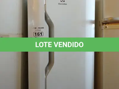 LOTE 161 - 01 GELADEIRA MARCA ELECTROLUX 220V. (NO ESTADO, LEILÃO NÃO TEM GARANTIA E NEM DEVOLUÇÃO, SUJEITO A POSSÍVEIS AVARIAS VISÍVEIS/OCULTAS E/OU AUSÊNCIA DE COMPONENTES).