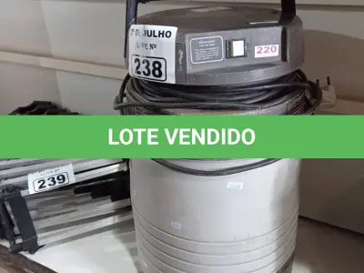 LOTE 238 - 01 ASPIRADOR DE PÓ 220V INCOMPLETO. (NO ESTADO, LEILÃO NÃO TEM GARANTIA E NEM DEVOLUÇÃO, SUJEITO A POSSÍVEIS AVARIAS VISÍVEIS/OCULTAS E/OU AUSÊNCIA DE COMPONENTES).