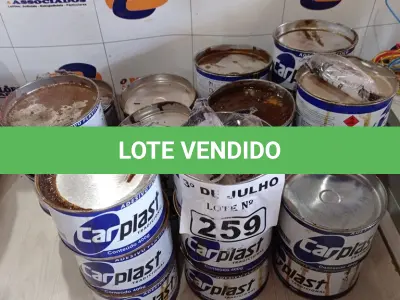 LOTE 259 - 01 LOTE COM VÁRIAS LATAS DE ADESIVO PLÁSTICO. (NO ESTADO, LEILÃO NÃO TEM GARANTIA E NEM DEVOLUÇÃO, SUJEITO A POSSÍVEIS AVARIAS VISÍVEIS/OCULTAS E/OU AUSÊNCIA DE COMPONENTES).