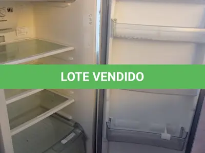 LOTE 159 - 01 GELADEIRA MARCA BRASTEMP 220V. (NO ESTADO, LEILÃO NÃO TEM GARANTIA E NEM DEVOLUÇÃO, SUJEITO A POSSÍVEIS AVARIAS VISÍVEIS/OCULTAS E/OU AUSÊNCIA DE COMPONENTES).