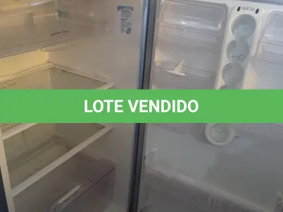 LOTE 167 - 01 GELADEIRA MARCA ELECTROLUX 220V. (NO ESTADO, LEILÃO NÃO TEM GARANTIA E NEM DEVOLUÇÃO, SUJEITO A POSSÍVEIS AVARIAS VISÍVEIS/OCULTAS E/OU AUSÊNCIA DE COMPONENTES).