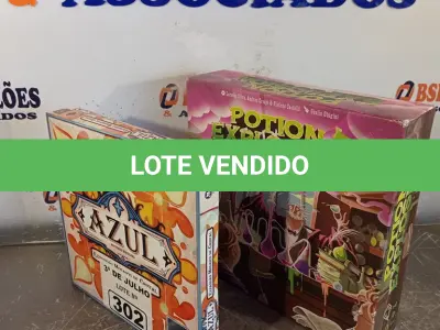 LOTE 302 - 02 JOGOS DE TABULEIRO. (NO ESTADO, LEILÃO NÃO TEM GARANTIA E NEM DEVOLUÇÃO, SUJEITO A POSSÍVEIS AVARIAS VISÍVEIS/OCULTAS E/OU AUSÊNCIA DE COMPONENTES).