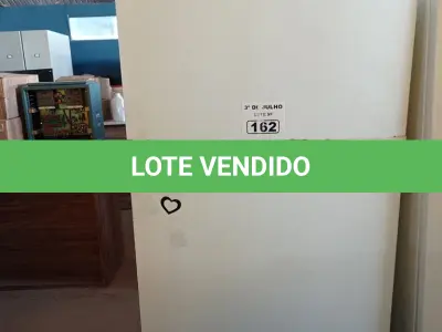 LOTE 162 - 01 GELADEIRA MARCA BRASTEMP 127V. (NO ESTADO, LEILÃO NÃO TEM GARANTIA E NEM DEVOLUÇÃO, SUJEITO A POSSÍVEIS AVARIAS VISÍVEIS/OCULTAS E/OU AUSÊNCIA DE COMPONENTES).