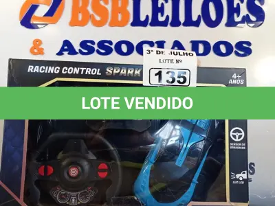 LOTE 135 - 01 CARRINHO DE CONTROLE REMOTO. (NO ESTADO, LEILÃO NÃO TEM GARANTIA E NEM DEVOLUÇÃO, SUJEITO A POSSÍVEIS AVARIAS VISÍVEIS/OCULTAS E/OU AUSÊNCIA DE COMPONENTES).