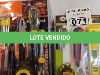 LOTE 071 - 01 KIT DE CHAVES DE FENDA E 01 KIT DE FERRAMENTAS. (NO ESTADO, LEILÃO NÃO TEM GARANTIA E NEM DEVOLUÇÃO, SUJEITO A POSSÍVEIS AVARIAS VISÍVEIS/OCULTAS E/OU AUSÊNCIA DE COMPONENTES).