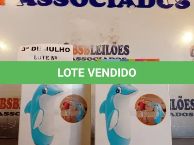 LOTE 182 - 02 BONECOS JOÃO TEIMOSO GOLFINHO.  (NO ESTADO, LEILÃO NÃO TEM GARANTIA E NEM DEVOLUÇÃO, SUJEITO A POSSÍVEIS AVARIAS VISÍVEIS/OCULTAS E/OU AUSÊNCIA DE COMPONENTES).