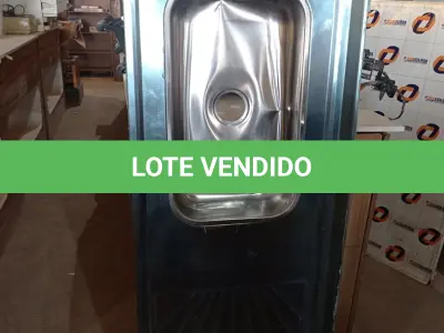 LOTE 335 - 01 PIA EM AÇO INOX CIMENTADA COM 01 CUBA MEDINDO 2,00M X 0,53CM. (NO ESTADO, LEILÃO NÃO TEM GARANTIA E NEM DEVOLUÇÃO, SUJEITO A POSSÍVEIS AVARIAS VISÍVEIS/OCULTAS E/OU AUSÊNCIA DE COMPONENTES).
