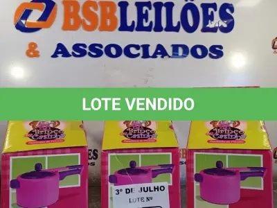 LOTE 200 - 03 PANELINHAS DE PRESSÃO E 01 MINI GARRAFÃO DE ÁGUA. (NO ESTADO, LEILÃO NÃO TEM GARANTIA E NEM DEVOLUÇÃO, SUJEITO A POSSÍVEIS AVARIAS VISÍVEIS/OCULTAS E/OU AUSÊNCIA DE COMPONENTES).