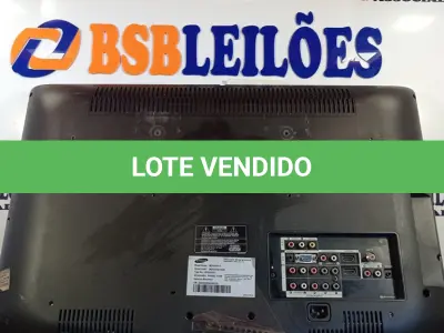 LOTE 054 - 01 TV SAMSUNG 26” POL COM CONTROLE. (NO ESTADO, LEILÃO NÃO TEM GARANTIA E NEM DEVOLUÇÃO, SUJEITO A POSSÍVEIS AVARIAS VISÍVEIS/OCULTAS E/OU AUSÊNCIA DE COMPONENTES).