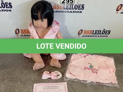 LOTE 295 - 01 BONECA BEBE REBORN. (NO ESTADO, LEILÃO NÃO TEM GARANTIA E NEM DEVOLUÇÃO, SUJEITO A POSSÍVEIS AVARIAS VISÍVEIS/OCULTAS E/OU AUSÊNCIA DE COMPONENTES).