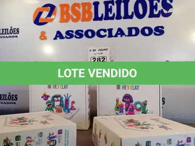 LOTE 282 - 04 CAIXAS COM MASSINHAS DE MODELAR. (NO ESTADO, LEILÃO NÃO TEM GARANTIA E NEM DEVOLUÇÃO, SUJEITO A POSSÍVEIS AVARIAS VISÍVEIS/OCULTAS E/OU AUSÊNCIA DE COMPONENTES).
