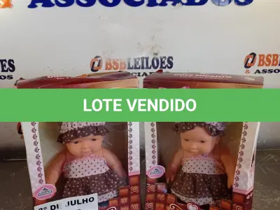 LOTE 187 - 02 BONECAS DOCE ENCANTO. (NO ESTADO, LEILÃO NÃO TEM GARANTIA E NEM DEVOLUÇÃO, SUJEITO A POSSÍVEIS AVARIAS VISÍVEIS/OCULTAS E/OU AUSÊNCIA DE COMPONENTES).