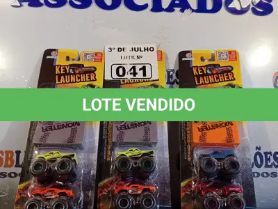 LOTE 041 - 03 KITS DE CARRINHOS. (NO ESTADO, LEILÃO NÃO TEM GARANTIA E NEM DEVOLUÇÃO, SUJEITO A POSSÍVEIS AVARIAS VISÍVEIS/OCULTAS E/OU AUSÊNCIA DE COMPONENTES).