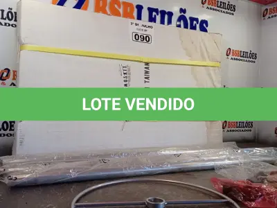 LOTE 090 - 01 REBATEDOR DE LUZ PARA FOTOGRAFIA. (NO ESTADO, LEILÃO NÃO TEM GARANTIA E NEM DEVOLUÇÃO, SUJEITO A POSSÍVEIS AVARIAS VISÍVEIS/OCULTAS E/OU AUSÊNCIA DE COMPONENTES).