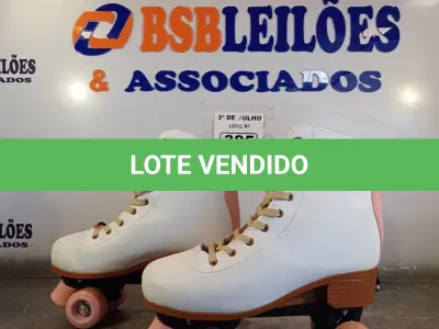 LOTE 385 - 01 PAR DE PATINS Nº39. (NO ESTADO, LEILÃO NÃO TEM GARANTIA E NEM DEVOLUÇÃO, SUJEITO A POSSÍVEIS AVARIAS VISÍVEIS/OCULTAS E/OU AUSÊNCIA DE COMPONENTES).