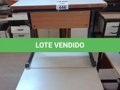 LOTE 446 - 03 MESAS COM ESTRUTURA EM FERRO FUNDIDO E TAMPO DE MADEIRA. (NO ESTADO, LEILÃO NÃO TEM GARANTIA E NEM DEVOLUÇÃO, SUJEITO A POSSÍVEIS AVARIAS VISÍVEIS/OCULTAS E/OU AUSÊNCIA DE COMPONENTES).