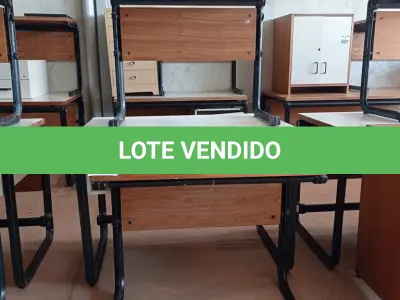 LOTE 455 - 03 MESAS COM ESTRUTURA EM FERRO FUNDIDO E TAMPO DE MADEIRA. (NO ESTADO, LEILÃO NÃO TEM GARANTIA E NEM DEVOLUÇÃO, SUJEITO A POSSÍVEIS AVARIAS VISÍVEIS/OCULTAS E/OU AUSÊNCIA DE COMPONENTES).