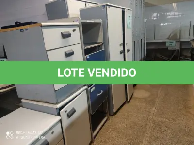 LOTE 103 - 02 ARMÁRIOS ALTO C/ PRATELEIRAS + 03 BALCÕES EM FÓRMICA SIMPLES PEQUENO + ARQUIVO P/ PASTAS SUSPENSAS 4 GAVETAS + 03 MESAS REDONDA (SUCATA)+ ARMÁRIO DE AÇO, VITRINE, 01 PORTA + ARMÁRIO DE AÇO GRANDE + MESA DE 02 NICHOS COM 3 GAVETAS CADA + 02 CASULO PARA MICROCOMPUTADOR (SUCATA)  (UNIDADE: B-033 - MONTES CLAROS/MG - LOCAL DE RETIRADA: AVENIDA LAGO DO TUCURUÍ S/N, BAIRRO ACÁCIAS - MONTES CLAROS/MG - CEP-39.404-264)