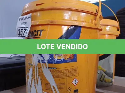 LOTE 357 - 01 BALDE DE VEDALIT, ADITIVO PLASTIFICANTE CONCENTRADO PARA CONCRETO E ARGAMASSAS E 01 BALDE DE VEDACIT, ADITIVO IMPERMEABILIZANTE PARA CONCRETO E ARGAMASSAS 18L. (NO ESTADO, LEILÃO NÃO TEM GARANTIA E NEM DEVOLUÇÃO, SUJEITO A POSSÍVEIS AVARIAS VISÍVEIS/OCULTAS E/OU AUSÊNCIA DE COMPONENTES).
