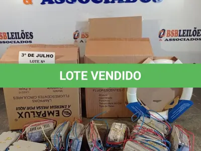 LOTE 387 - 12 LÂMPADAS FLUORESCENTES CIRCULARES 6.400K 22W COM 10 REATORES. (NO ESTADO, LEILÃO NÃO TEM GARANTIA E NEM DEVOLUÇÃO, SUJEITO A POSSÍVEIS AVARIAS VISÍVEIS/OCULTAS E/OU AUSÊNCIA DE COMPONENTES).