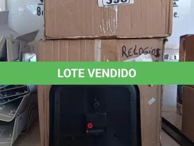 LOTE 398 - 01 LOTE COM GRANDE QUANTIDADE DE RELÓGIOS DE PAREDE MARCAS E MODELOS DIVERSOS. (NO ESTADO, LEILÃO NÃO TEM GARANTIA E NEM DEVOLUÇÃO, SUJEITO A POSSÍVEIS AVARIAS VISÍVEIS/OCULTAS E/OU AUSÊNCIA DE COMPONENTES).
