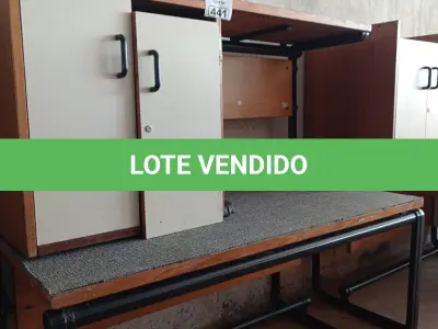 LOTE 441 - 02 MESAS COM ESTRUTURA EM FERRO FUNDIDO TAMPO EM MADEIRA E 01 ARMÁRIO EM MADEIRA COM 02 PORTAS. (NO ESTADO, LEILÃO NÃO TEM GARANTIA E NEM DEVOLUÇÃO, SUJEITO A POSSÍVEIS AVARIAS VISÍVEIS/OCULTAS E/OU AUSÊNCIA DE COMPONENTES).