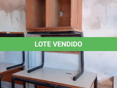 LOTE 435 - 02 MESAS COM ESTRUTURA EM FERRO FUNDIDO TAMPO EM MADEIRA SENDO 01 SEM GAVETAS E 01 MESINHA EM MADEIRA. (NO ESTADO, LEILÃO NÃO TEM GARANTIA E NEM DEVOLUÇÃO, SUJEITO A POSSÍVEIS AVARIAS VISÍVEIS/OCULTAS E/OU AUSÊNCIA DE COMPONENTES).